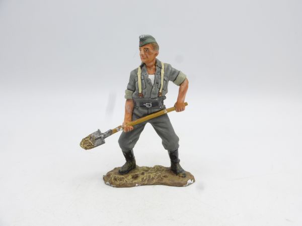 King & Country Greater Germany, soldier with shovel
