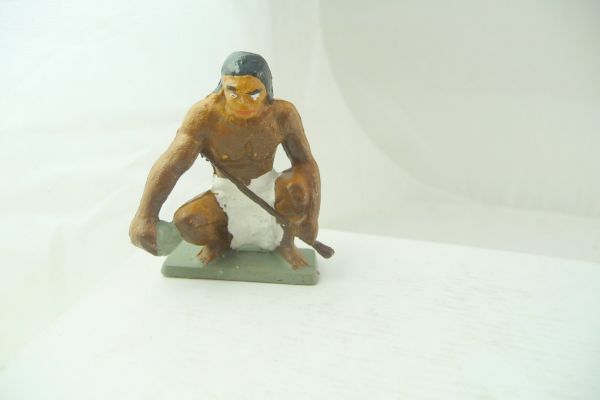 Starlux Prehistoric hunter crouching with stick + stone, darker brown