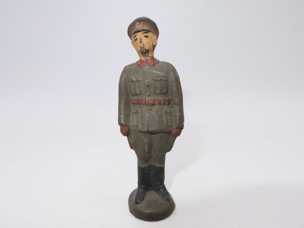 Officer standing, arms down (DDR, 7 cm) - used