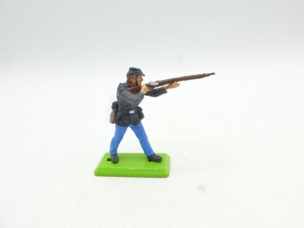Britains Deetail Northerner standing shooting (moving arm)