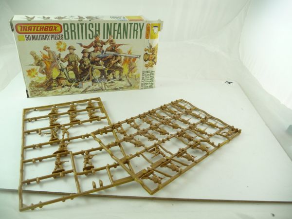 Matchbox 1:76 British Infantry, No. P5001, 33 parts on cast - box very good condition