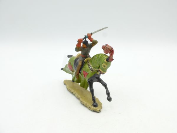 Starlux 4 cm Knight on great horse, pulling sabre