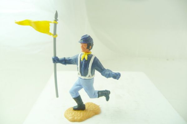 Timpo Toys Union Army soldier 3rd version running with flag