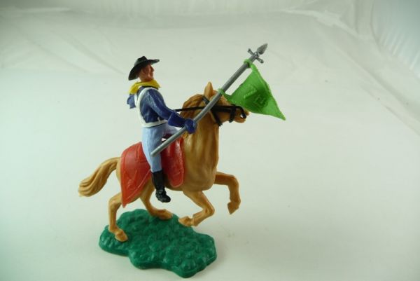 Timpo Toys Union Army Soldier 1st version with rare green 7th Cavalry flag