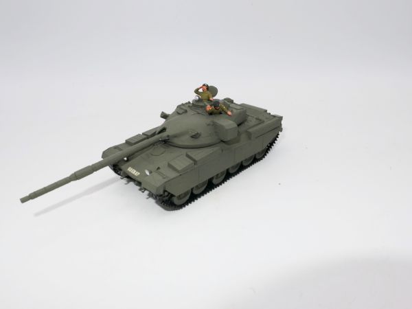 Chieftain Mk II (plastic), length without barrel 10 cm - as photographed