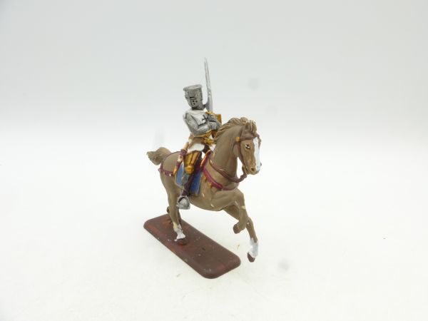 1:32 Crusader riding, sword in front of the body