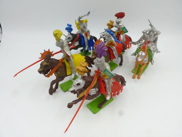 Britains Deetail Knight riding (6 figures) - nice set