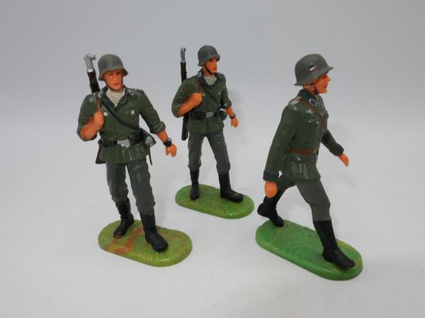 Elastolin 7 cm German Wehrmacht: Group of soldiers (3 figures)