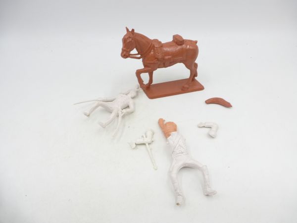 Starlux 2 Waterloo horsemen, 1 horse (blanks)