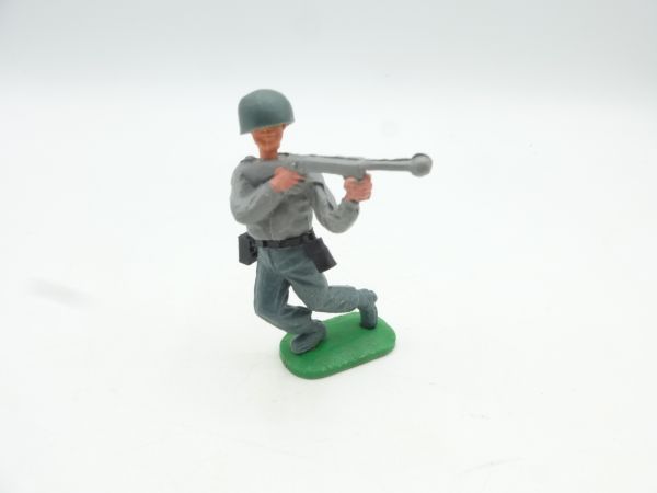Timpo Toys German soldier 1st version firing