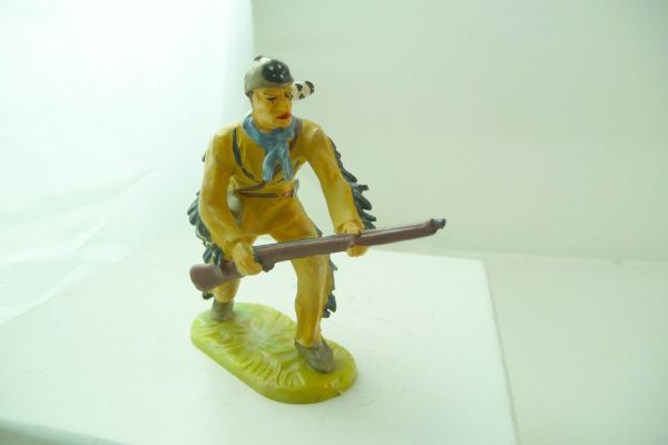 Elastolin 7 cm Trapper going ahead with rifle, No. 6982, painting 2