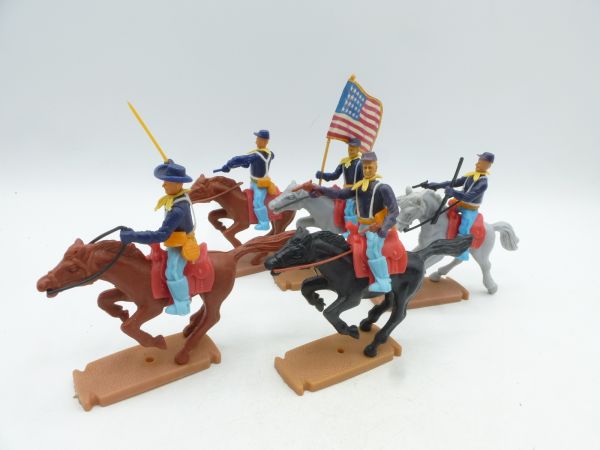 Plasty Union Army Soldier on horseback (5 figures) - nice set