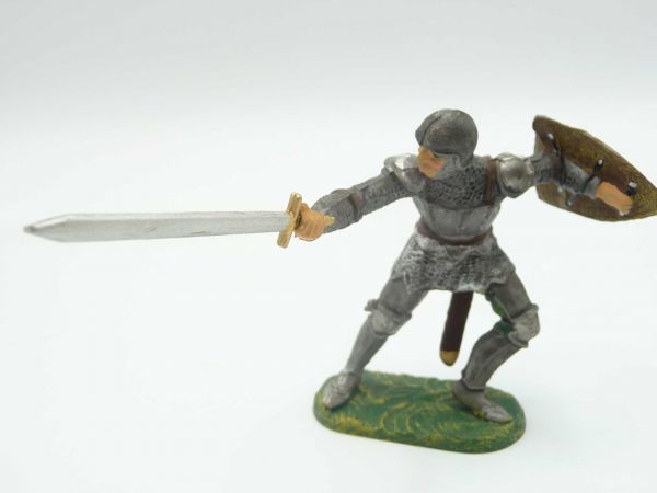 Modification 7 cm Knight jabbing with sword - nice modification