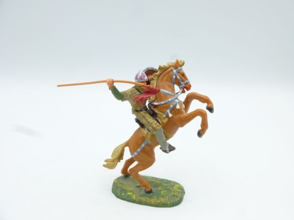 Elastolin 4 cm Norman jabbing with spear on horseback, No. 8882