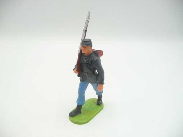 Elastolin 7 cm Northern states: soldier marching, No. 9171 - very good condition