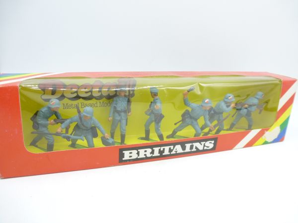 Britains Deetail Blisterbox with 7 German Infantry Soldiers, No. 7356