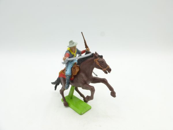 Britains Deetail Soldier 7th Cavalry on horseback, storming with sabre + rifle