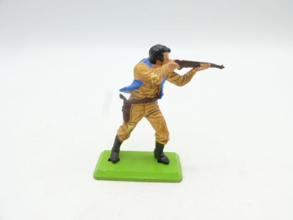 Britains Deetail Cowboy standing without hat, shooting rifle