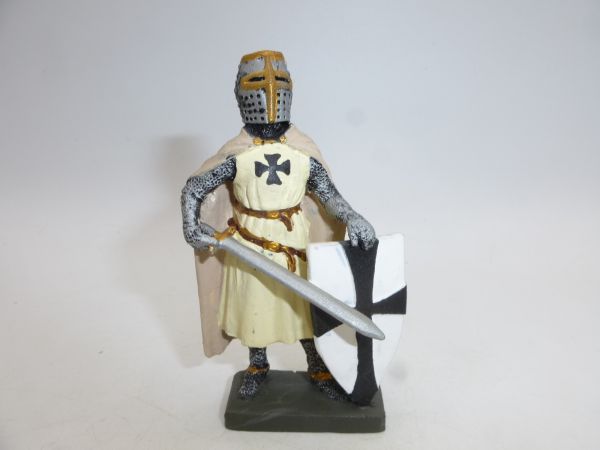 Crusader with great clothing, helmet, cape