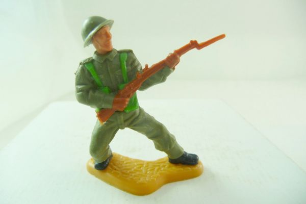 Timpo Toys Engländer 2. Version mit Stahlhelm, mit Gewehr vor dem Körper