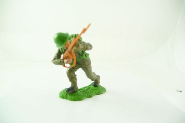 Britains Swoppets English soldier going ahead with many piece parts, see photo