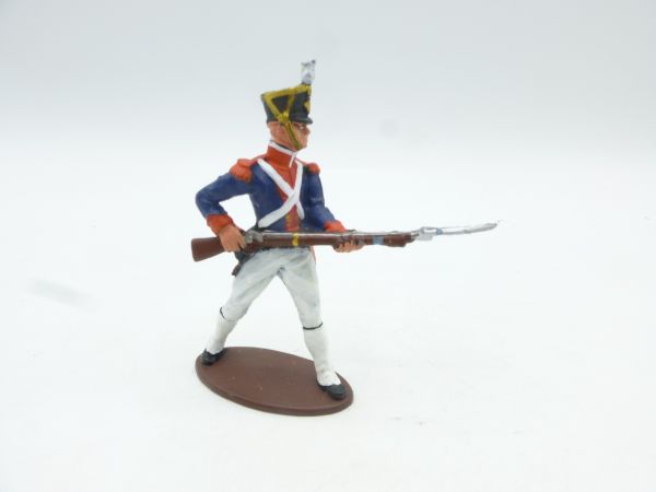 Napoleonischer Soldat mit Bajonett im Anschlag