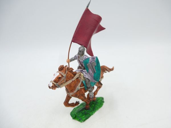 Norman riding with banner - great 4 cm modification
