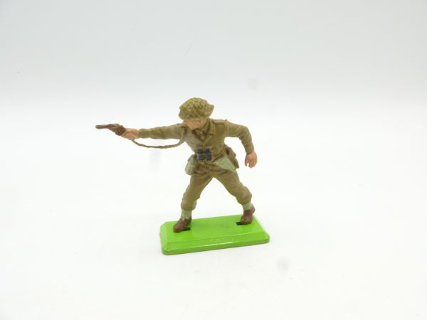 Britains Deetail English soldier standing shooting pistol