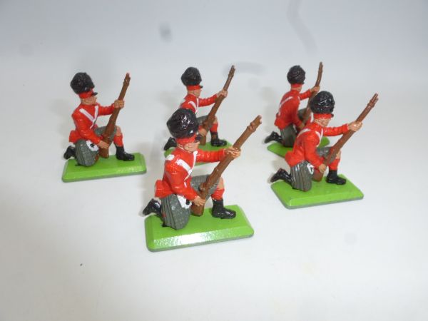 Britains Deetail Waterloo 5 English soldiers kneeling and loading