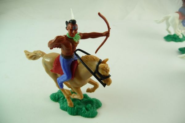 Irokese reitend mit Bogen (made in Hongkong) - seltenes Pferd