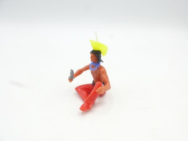Elastolin 5,4 cm Iroquois sitting with knife - rare neckerchief
