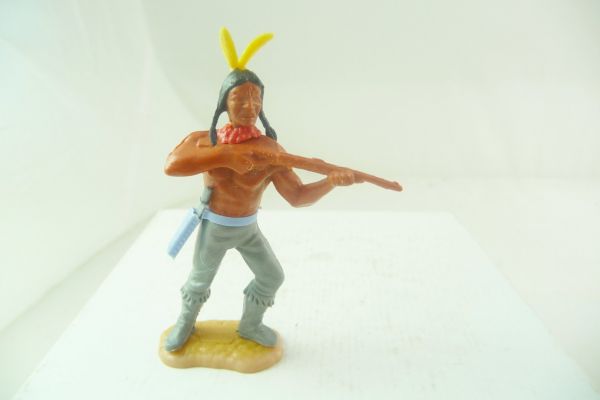 Timpo Toys Indianer 3. Version stehend schießend