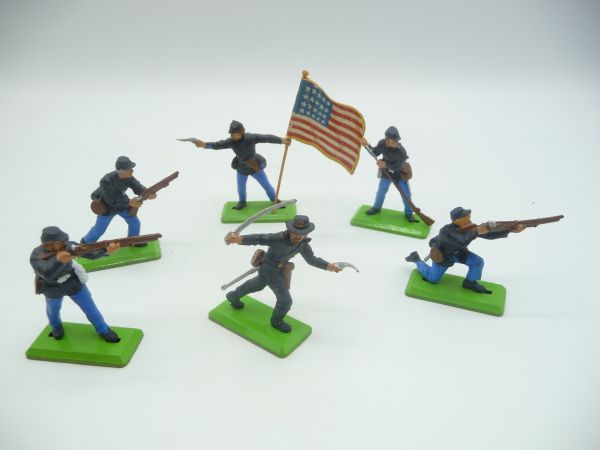 Britains Deetail Set of Union Army Soldiers on foot 2nd version (6 figures)