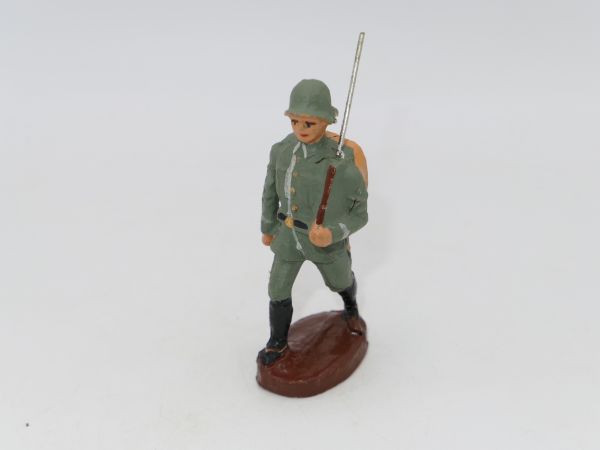 Elastolin (compound) Soldier on the march - slightly used