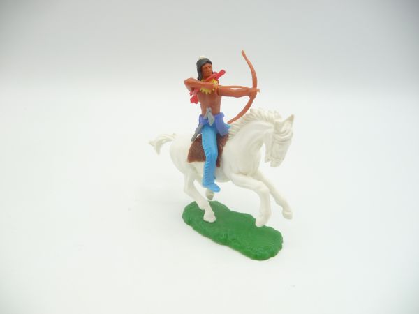 Elastolin 5,4 cm Indianer reitend mit Bogen + Tomahawk