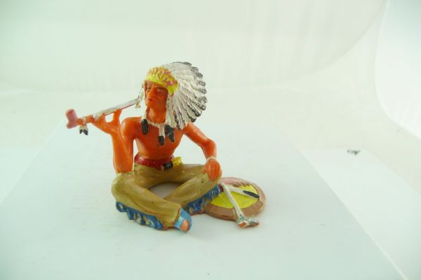 Elastolin 7 cm Indian chief sitting with rifle, No. 6963 (made in Austria)