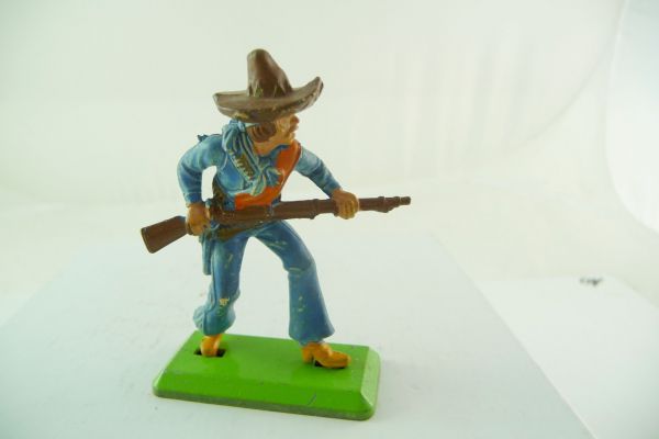 Britains Deetail Mexican going ahead with rifle, light-blue