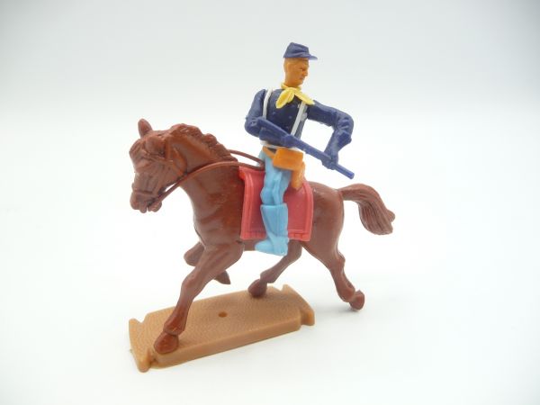 Plasty Union Army soldier on horseback, firing backwards with rifle