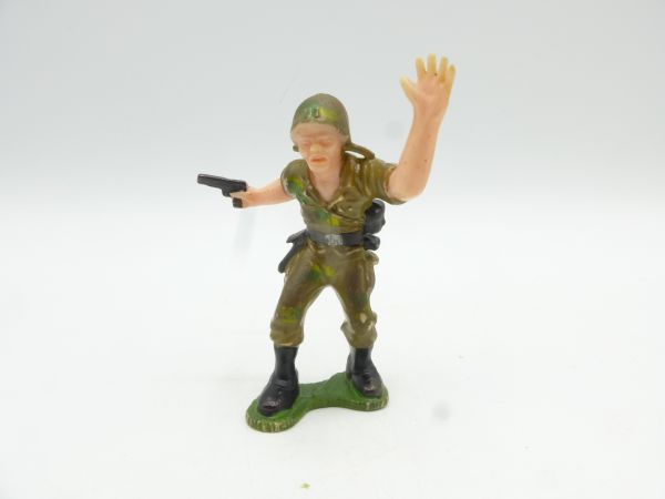 Heimo Soldier advancing with pistol
