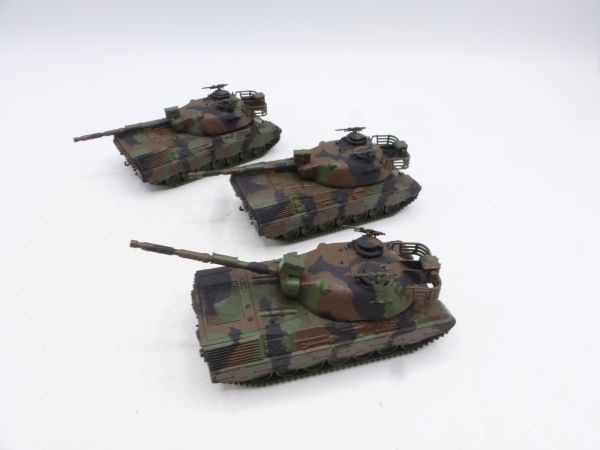 Roco 3 tanks Leopard - painted