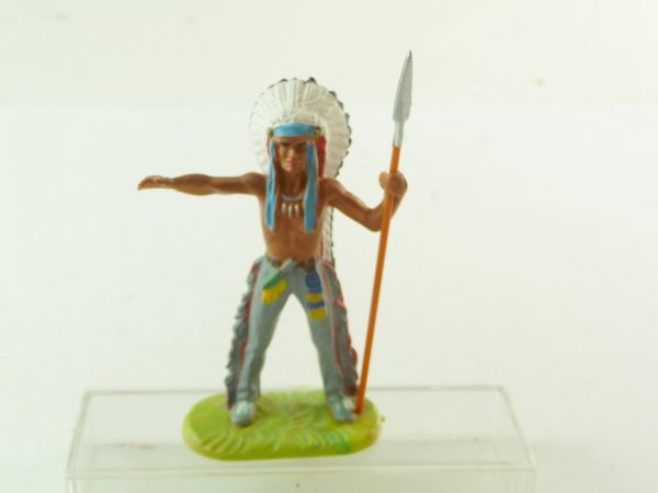 Elastolin 7 cm Indian chief standing with shield, No. 6802, grey trousers