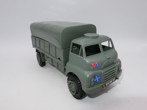 Airfix 1:32 Bedford RL truck with tarpaulin (removable) - damage see photos