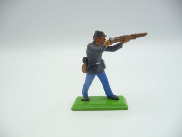 Britains Deetail Union Army Soldier standing firing (fixed arm)