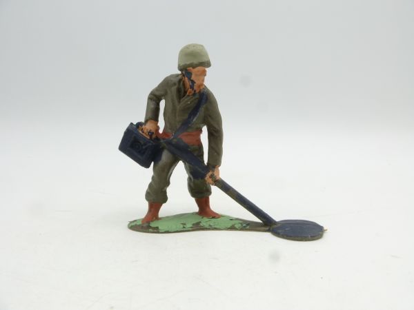Timpo Toys Soldier, minesweeper