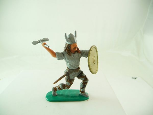 Timpo Toys Viking standing with double-axe + shield (golden)