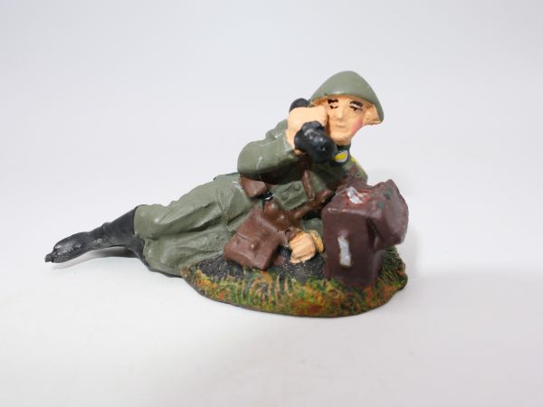 Soldier / Radio Operator lying (compound) - unused, great modification