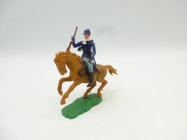 Elastolin 5,4 cm Union Army Soldier on horseback with rifle + pistol