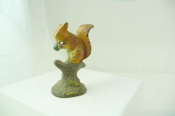 Lineol Squirrel on tree trunk - very early version, used