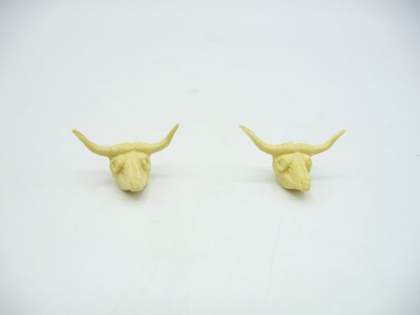 Timpo Toys 2 bovine skulls (light) for fort or diorama building