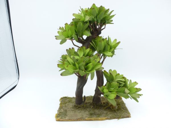 Large tree diorama, height 22 cm - fits 7 cm figures